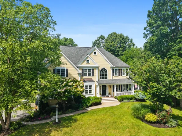 11 Tappan Way, Lynnfield, MA 01940
