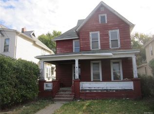 621 3rd St, Niagara Falls, NY 14301