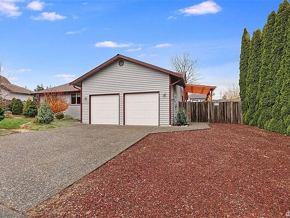 3rd image of 3207 203rd St SW
