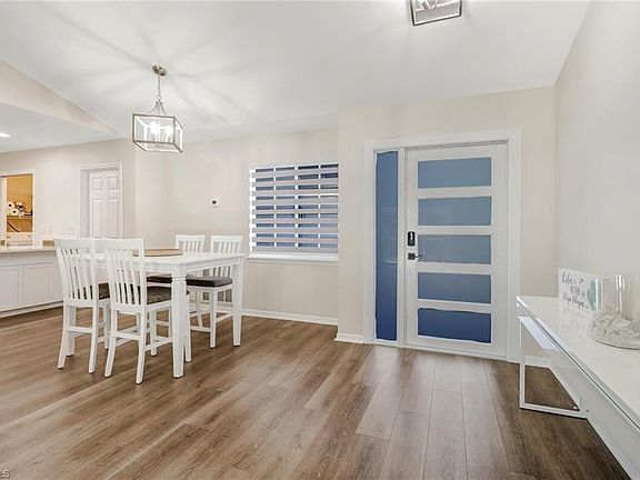 3rd image of 27141 Sun Aqua LN