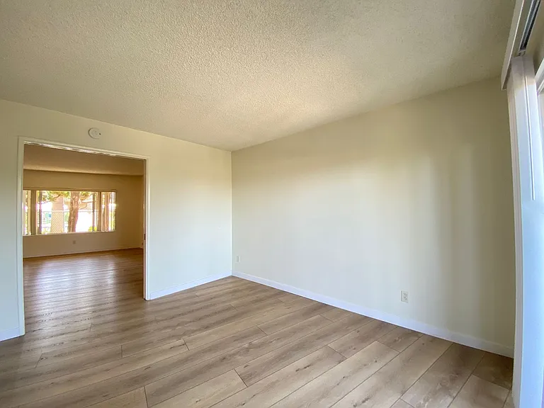 Meadowlake 1025 — Photo 13