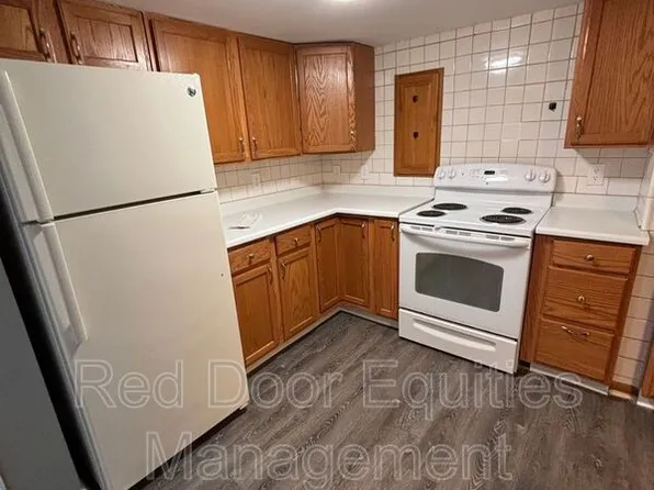 1215 N Columbus St APT C, Lancaster, OH 43130