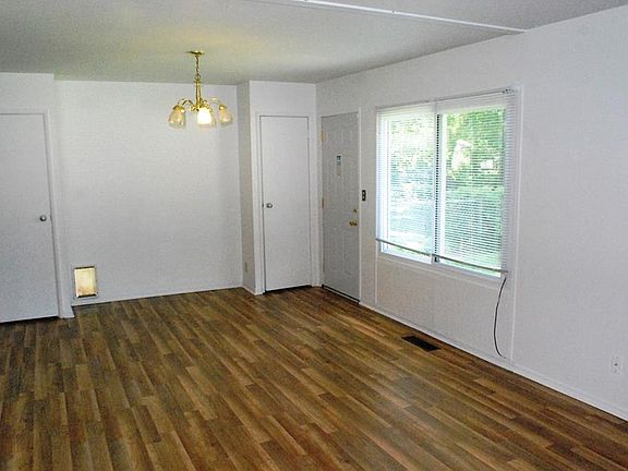 5th image of 303 W Tilden Dr