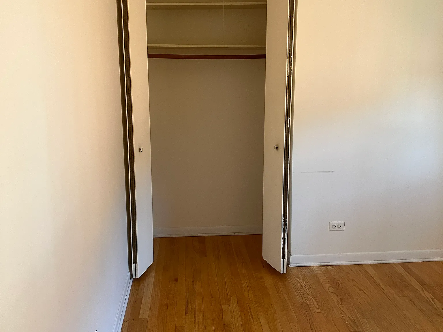 2 bed, 900 sqft, $1,400 — Photo 4