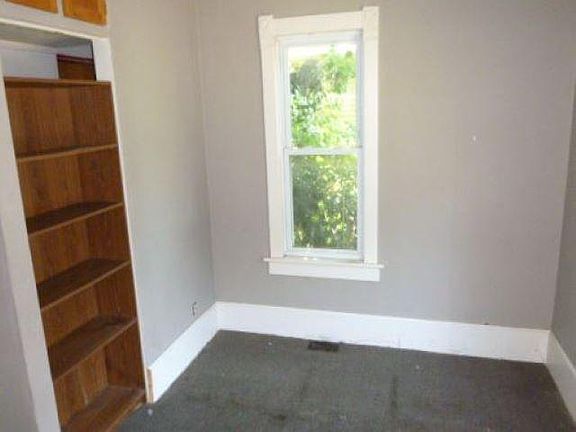 3rd image of 1201 E Melbourne Ave