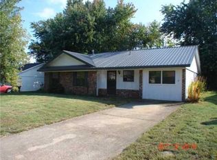 1016 W School St, Siloam Springs, AR 72761