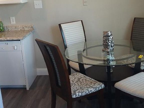 4th image of 612 Londonderry Ln APT 202