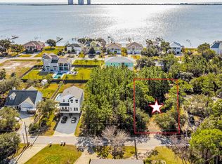 2961 Laurel Dr, Gulf Breeze, FL 32563