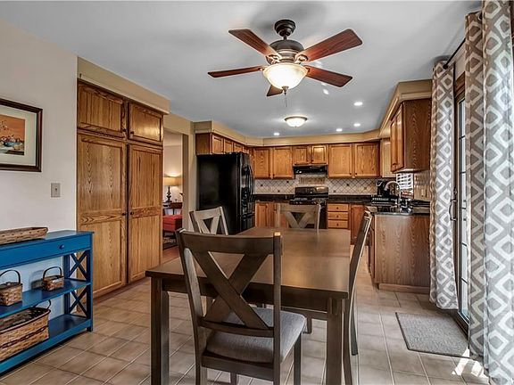 5th image of 2242 Woodsfield Dr