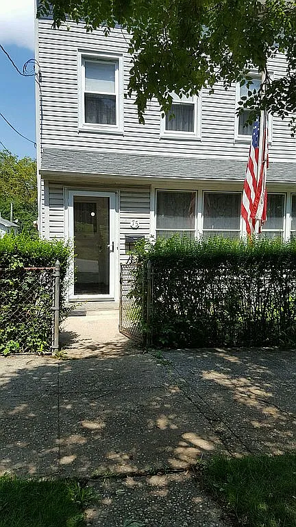 75 Cliff St photo 1