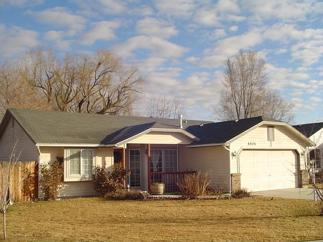 Beautiful Home near the Foothills!