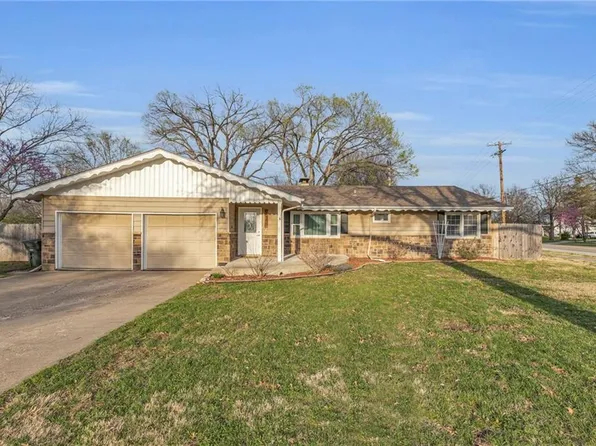 1445 S Maple St, Ottawa, KS 66067