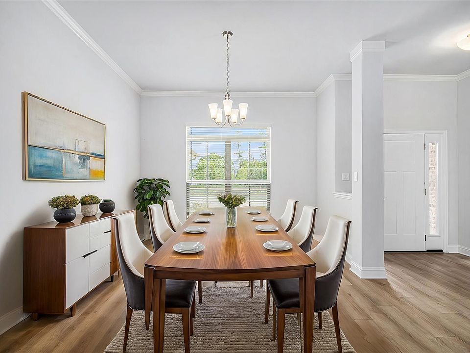 1st image of 10 Greystone Ct