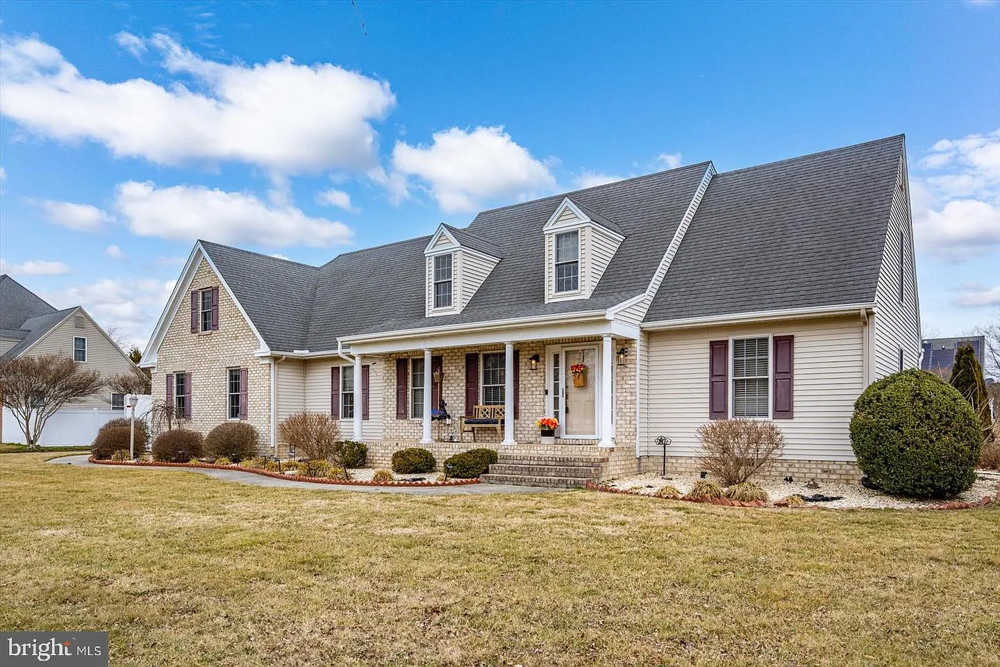 27457 Equestrian Dr photo 1