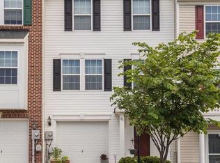 51 Dunmore Ct, Falling Waters, WV 25419