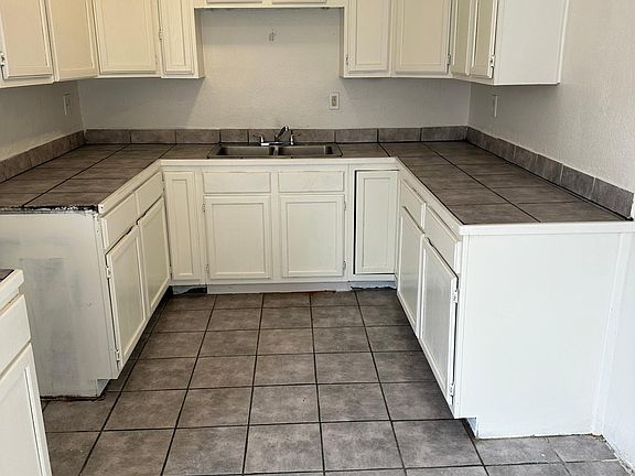 4th image of 813 E Fredricks St #813