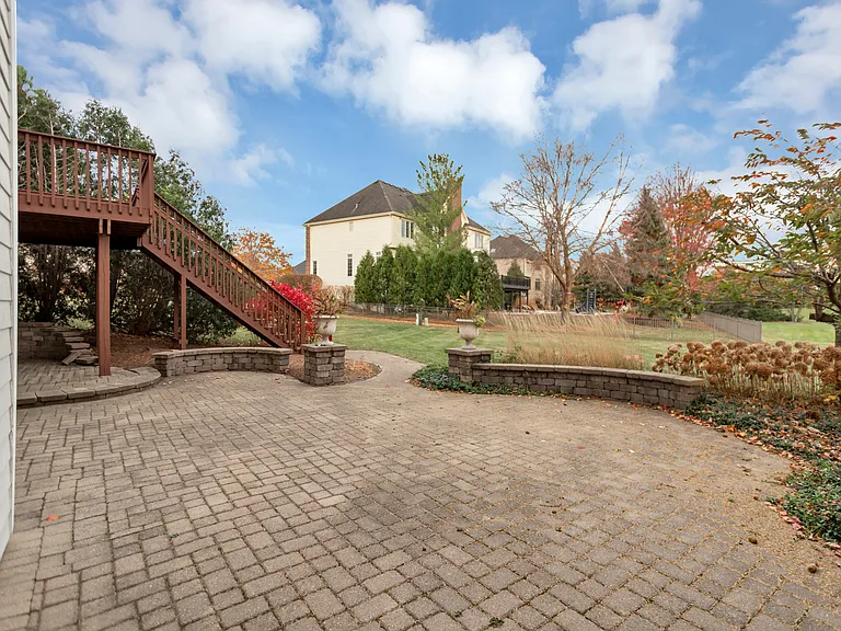 3N812 John Greenleaf Whittier Pl — Photo 12