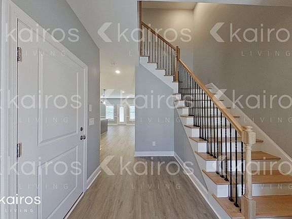2nd image of 3716 Oak Leaf Way #A