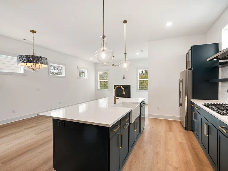 1008 Grant St — Photo 9