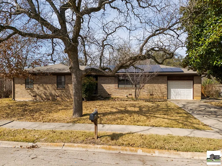204 Oak St — Photo 31
