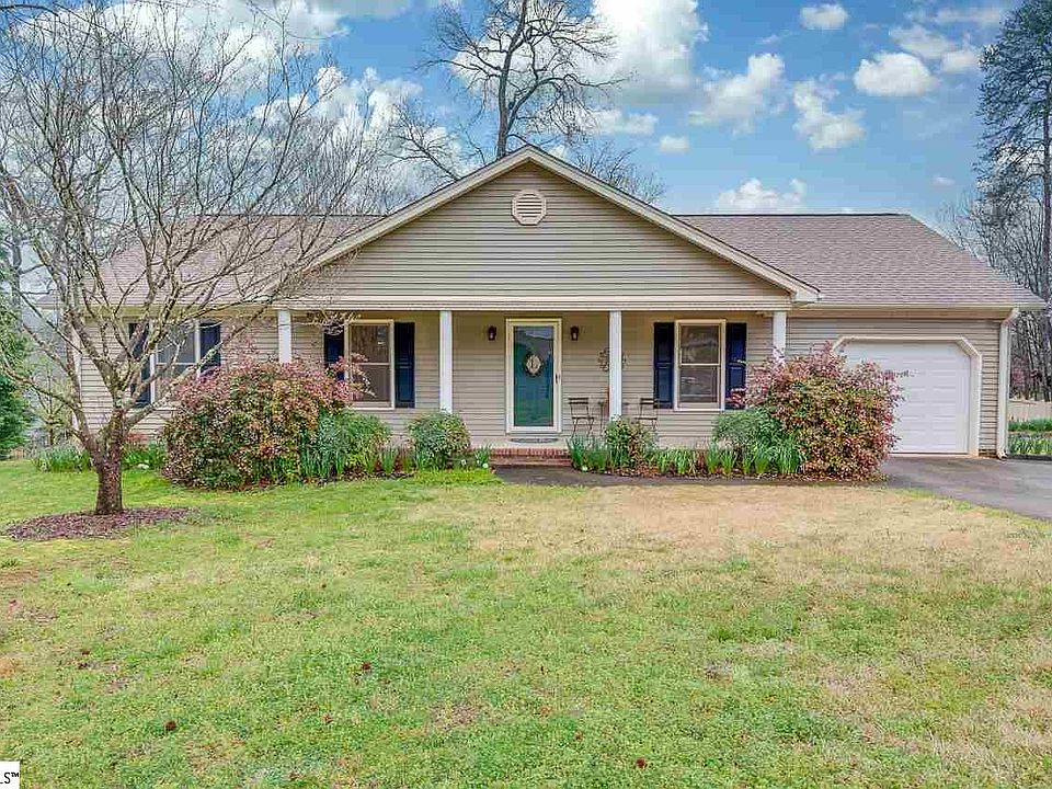 1st image of 6 Yonah Ct