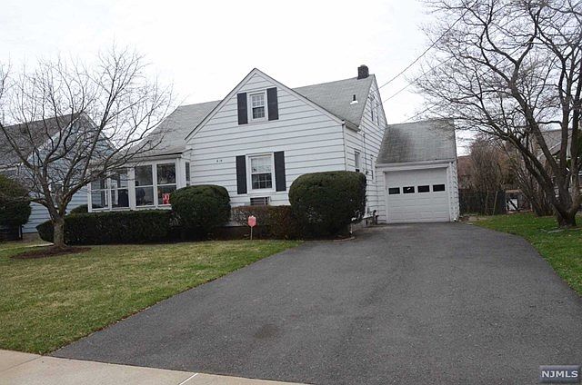 1st image of 6-14 Essex Pl #1X