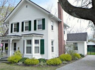 170 S Country Rd, Bellport, NY 11713