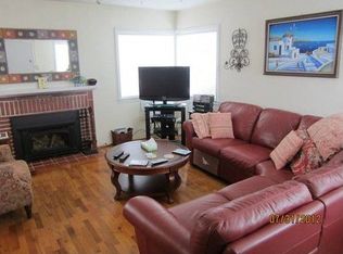 309 1st St, Pacific Grove, CA 93950