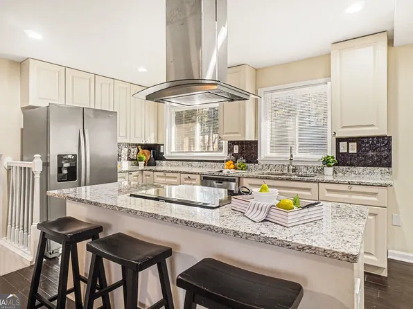 2494 Glenrock Dr, Decatur, GA 30032