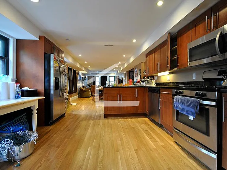 39A Woodstock Ave #39 — Photo 3