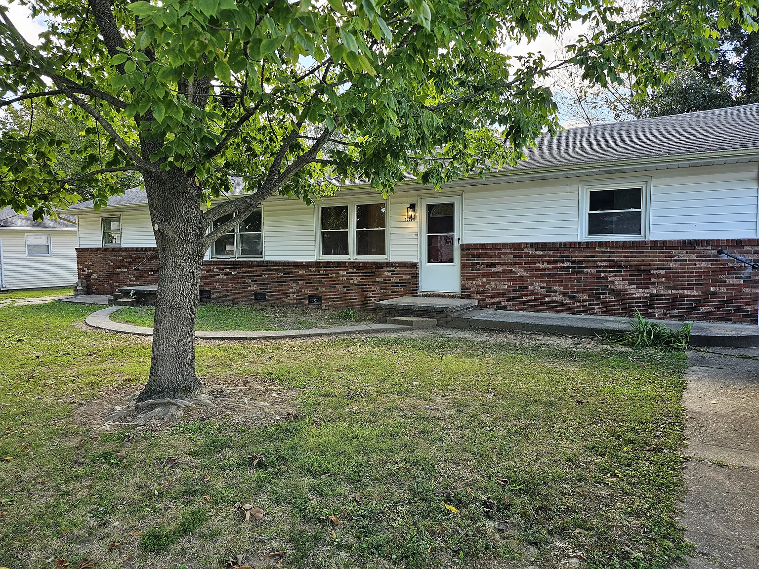 1002 Kimberly Ct — Photo 1