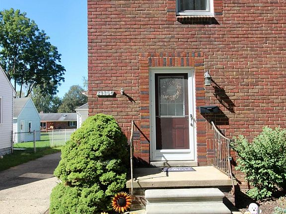 2nd image of 29386 Walnut St