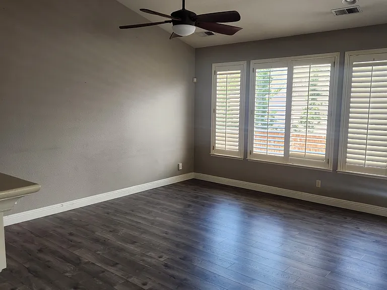 4742 Village Green Pkwy — Photo 7