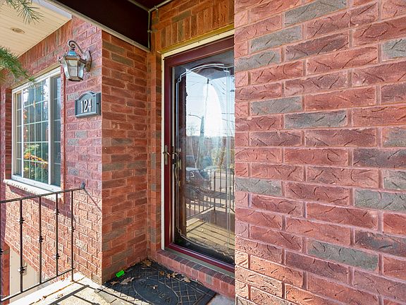 2nd image of 124 Crafton Ave