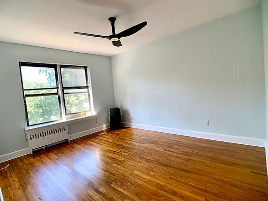 Rented by Moises Farhart, LREB | media 12