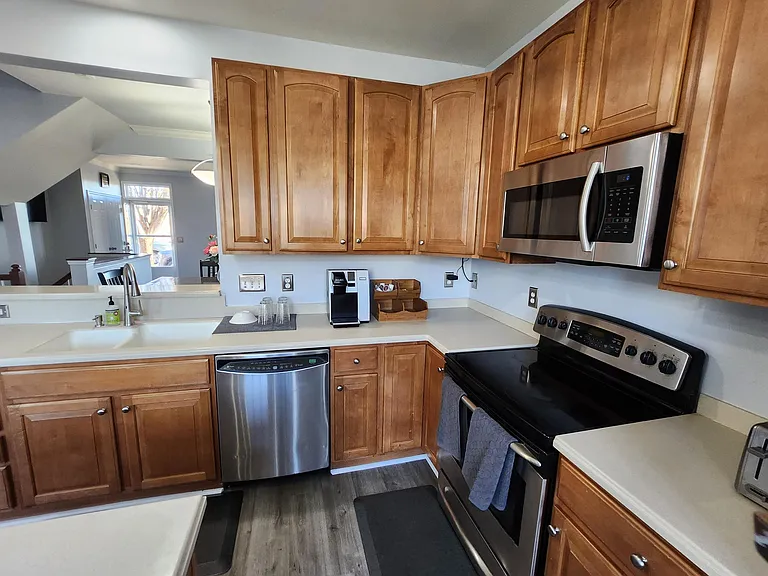 2068 Lockwood Dr — Photo 9