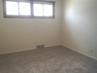 5th image of 216 Arena Ln