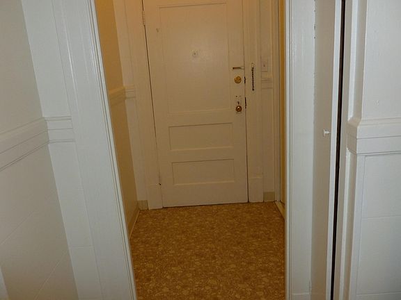 4th image of 154 Cole St APT 6A