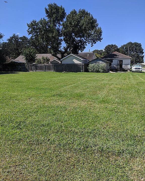 1st image of 512 Aris Ave