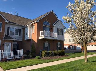 672 Olde English Cir, Howell, MI 48855