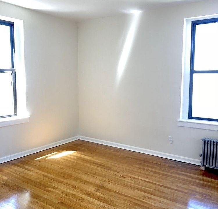 2nd image of 3516 34th St APT 4G