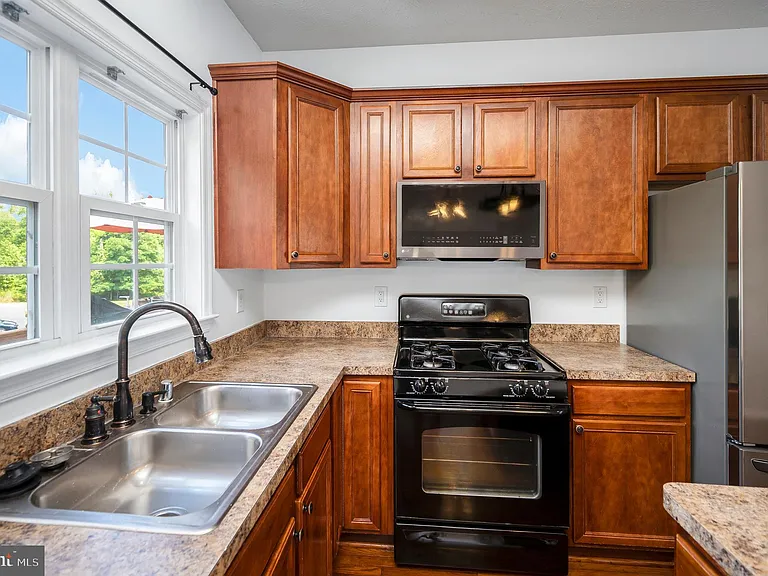104 Stingray Ct — Photo 11