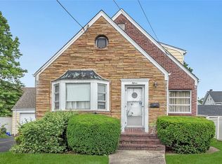 15 W Melrose St, Valley Stream, NY 11580