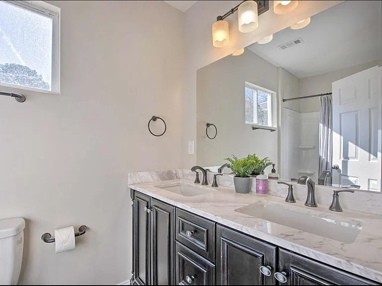 2488 Mellville Ave — Photo 17