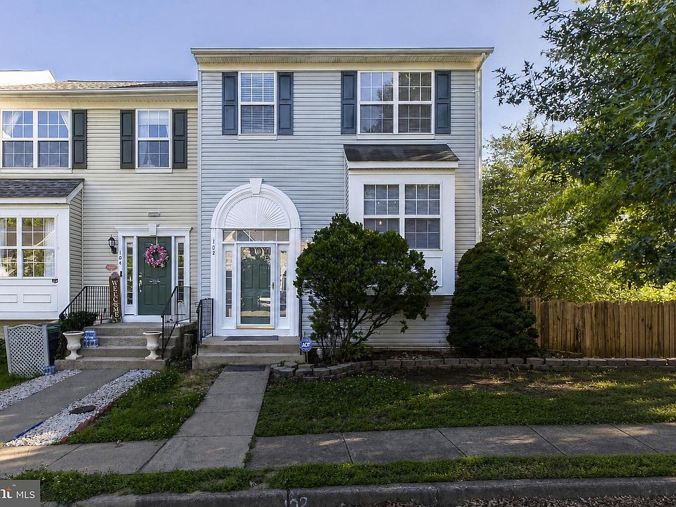 1st image of 102 Brenwick Ct