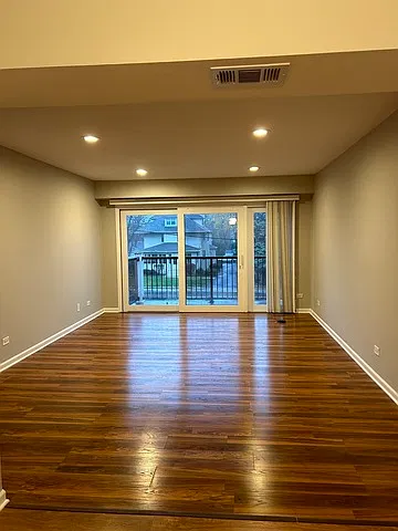2 bed, 1019 sqft, $2,150 — Photo 2