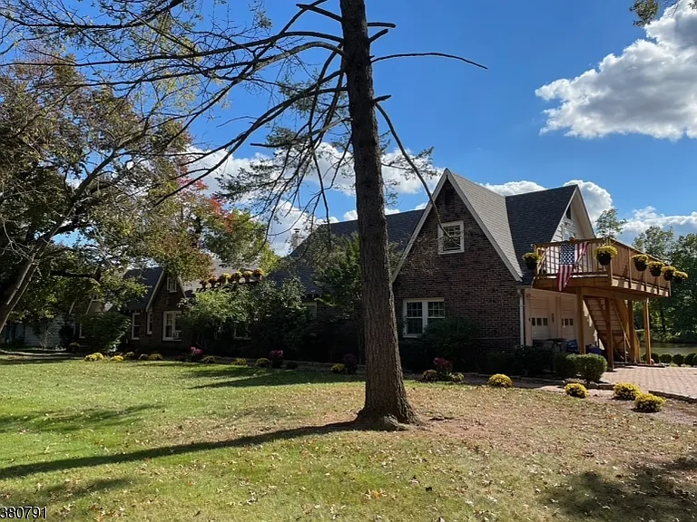 45 Lakeside Dr #1 — Photo 7