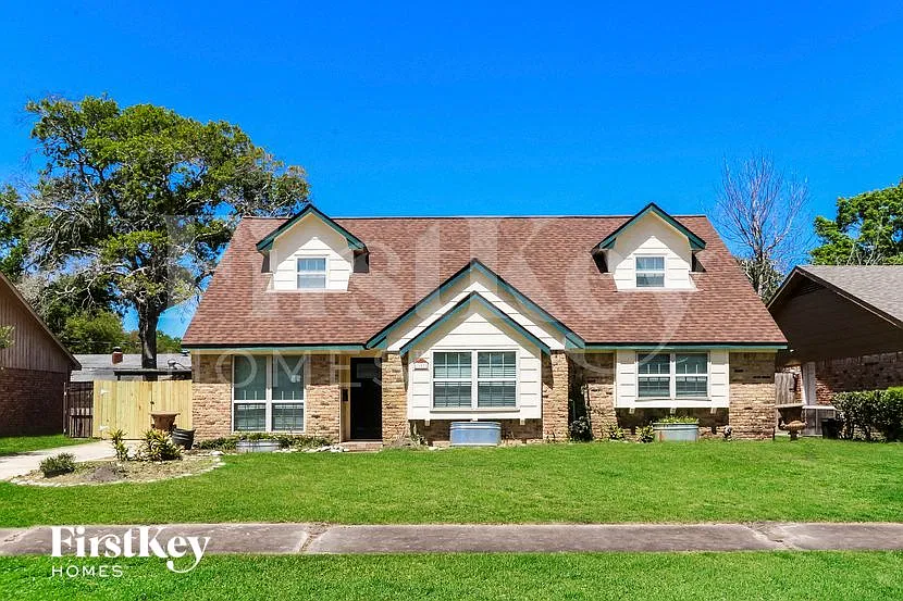4 bed, 2.0 bath, 2313 sqft, $2,335 — Photo 1