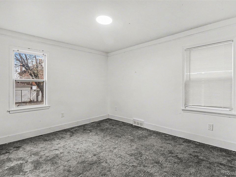 2241 Clairmount Ave, photo 9