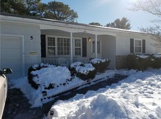 5 Concord Ln, Toms River, NJ 08757